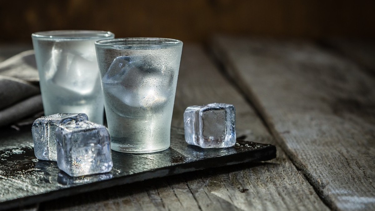 wodka vodka shots trinken alkohol drinks