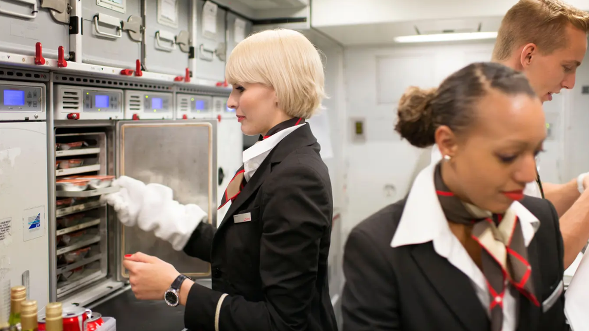 Swiss verschärft Attestpflicht – Flugbegleiterin hält Änderung für «gefährlich»