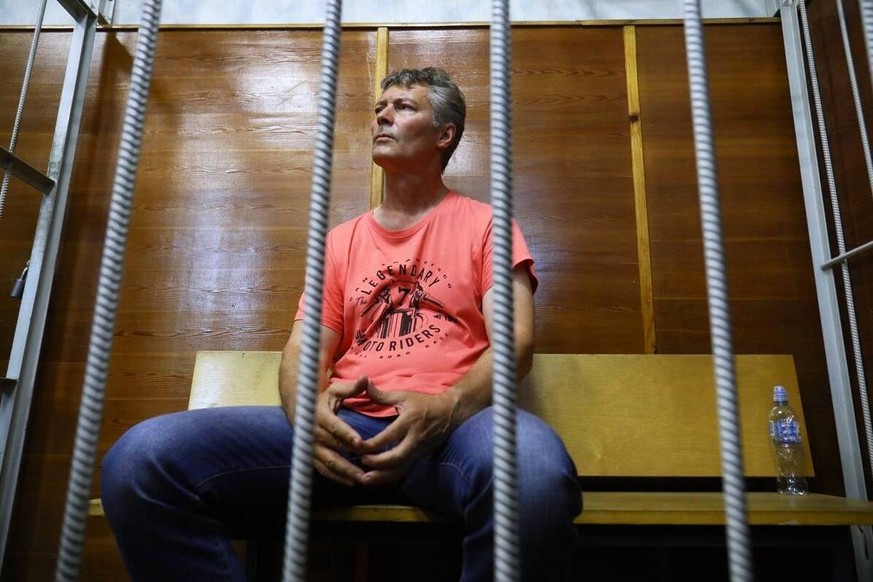 Russia Former Mayor Military Discrediting Charges 8260026 25.08.2022 The former mayor of Yekaterinburg, Yevgeny Roizman, charged with discrediting the Russian army, attends a hearing at the Verkh-Iset ...