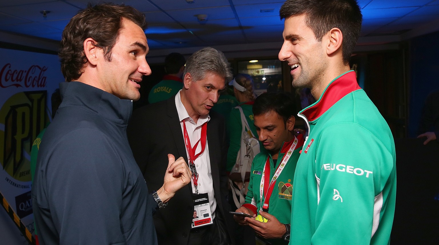 Federer und Djokovic bei einer Exhibition in Indien – in Dubai ist fertig lustig.