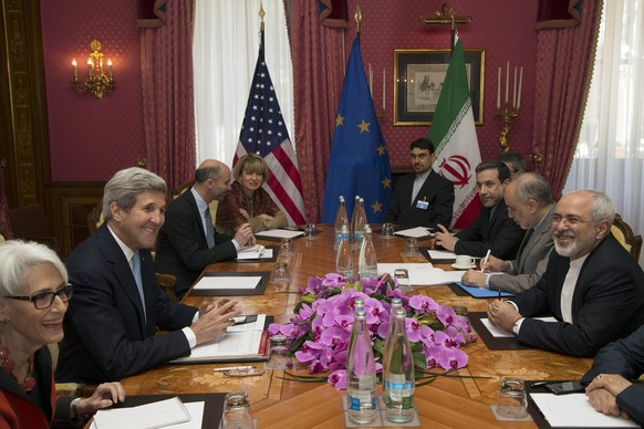 US-Aussenminister John Kerry und sein iranischer Amtskollege Mohammed Jawad Sarif verhandeln in Lausanne.
