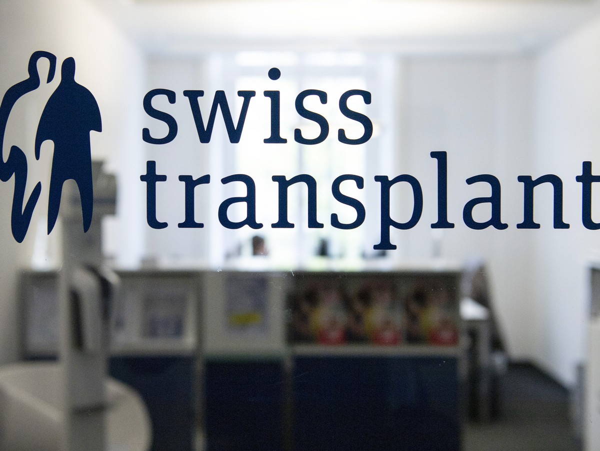 Sicht auf das Logo von Swisstransplant, am Freitag, 30. April 2021, in Bern. Swisstransplant ist die Nationale Stiftung fuer Organspende und Transplantation.(KEYSTONE/Peter Schneider)