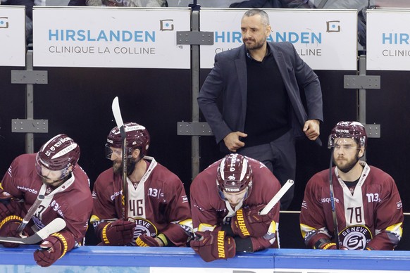 Geneve-Servette&#039;s Head coach Jan Cadieux reacts, during the overtime of the third leg of the National League Swiss Championship final playoff game between Geneve-Servette HC and EHC Biel-Bienne,  ...