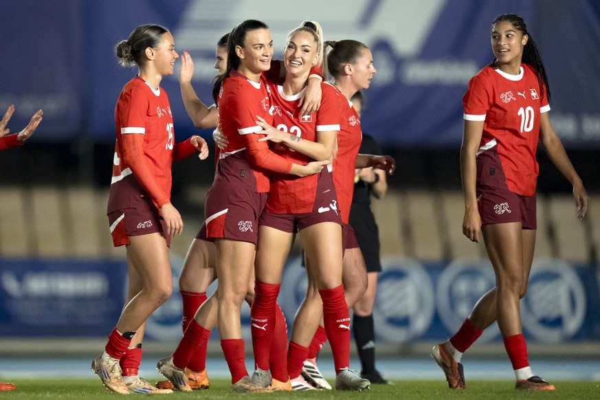 Switzerland&#039;s Alisha Lehmann, 3rd, celebrates her goal for the 1:1 score with Iman Beney, Riola Xhemaili and Sydney Schertenleib, from left, during the women&#039;s football international friendl ...