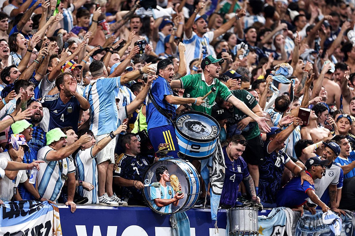 ATLANTA, GEORGIA - JULY 15: Argentina fans celebrate their teams victory against England following the FIFA World Cup 2026 Semi Final match between England and Argentina at Atlanta Stadium on July 15, ...