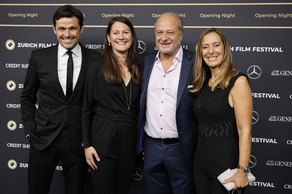 Swiss journalist Matthias Aebischer, his partner Swiss politician Tiana Angelina Moser, Swiss politician Filippo Leutenegger and his partner Manuela Gorini from left, arrive on the Green Carpet for th ...