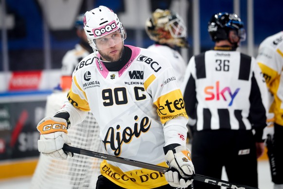 Jannik Fischer (HCA) reagiert waehrend dem Meisterschaftsspiel der National League zwischen den SC Rapperswil Jona Lakers und den HC Ajoie, am Sonntag, den 19. Oktober 2025, im Lido in Rapperswil. (KE ...