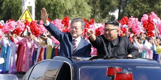Korea-Gipfel: Kim Jong Un empfängt seinen (Ex-) Feind Moon Jae In bombastisch