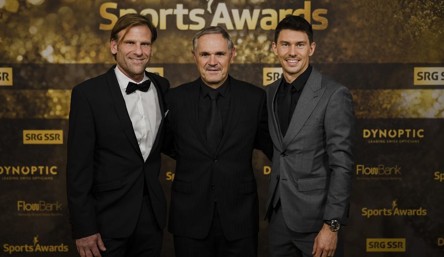 Fassnacht zusammen mit Nati-Direktor Pierluigi Tami und Goalietrainer Patrick Foletti an den Sports Awards.