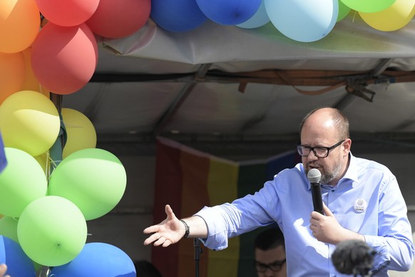 epa06765009 Mayor of Gdansk Pawel Adamowicz speaks during the fourth edition of the Tricity Equality March, organized by the LGBT community under the slogan &#039;Together we are stronger and stronger ...