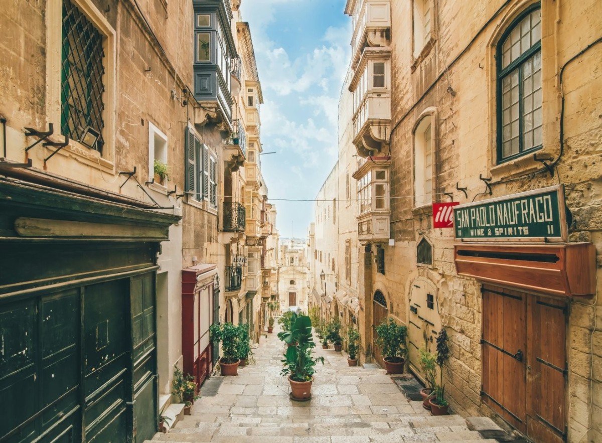 L'une des nombreuses ruelles intriquées et amènes de La Valette.