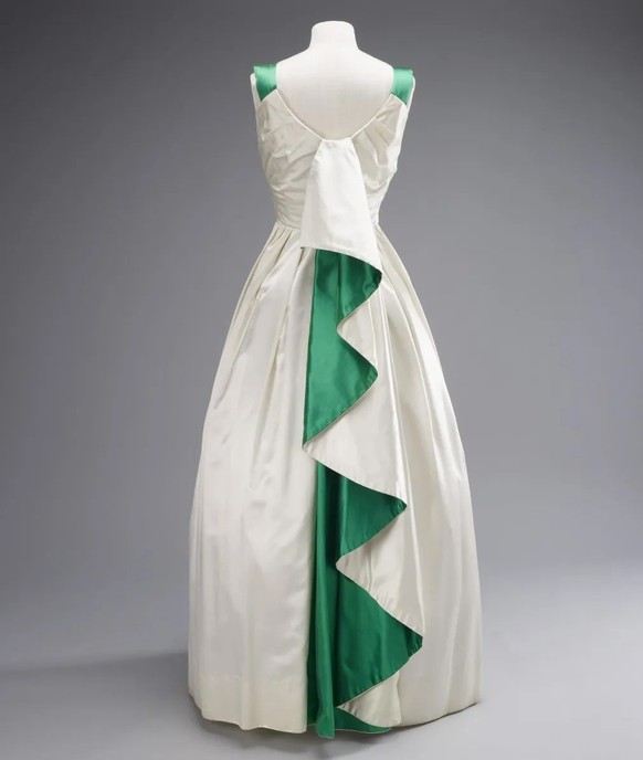 Kleid von Queen Elizabeth bei einem Banquet Besuch in Pakistan 1961