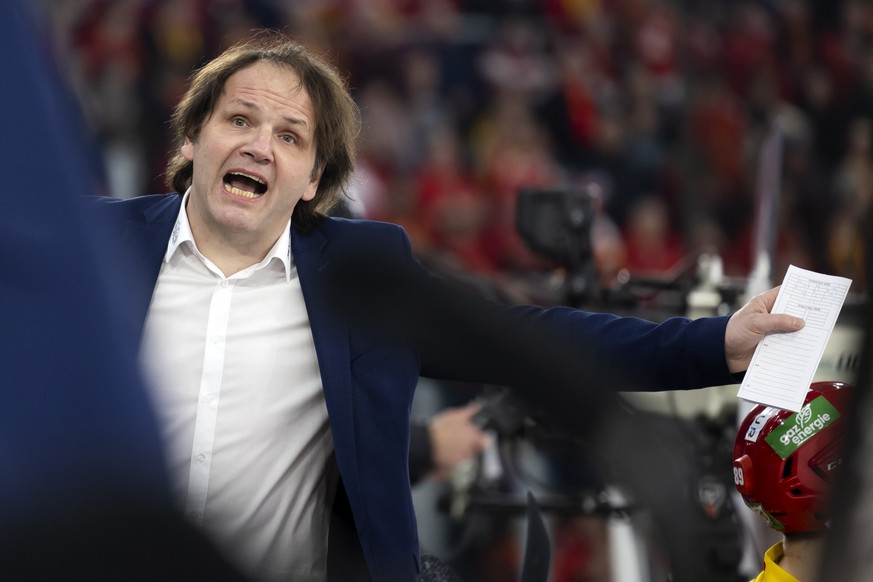 Biels Cheftrainer Martin Steinegger im Eishockey Meisterschaftsspiel der National League zwischen dem EHC Biel und HC Davos, am Donnerstag, 29. Februar 2024, in der Tissot Arena in Biel. (KEYSTONE/Pet ...