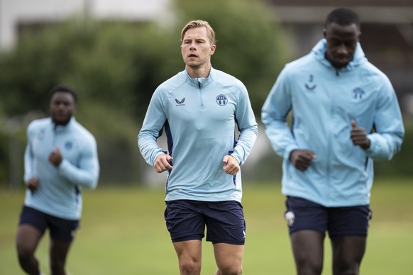 Ilan Sauter, links, im Trainingslager des FC Zuerich, am Mittwoch, 9. Juli 2025, in Oberstaufen, Deutschland. (KEYSTONE/Gian Ehrenzeller)