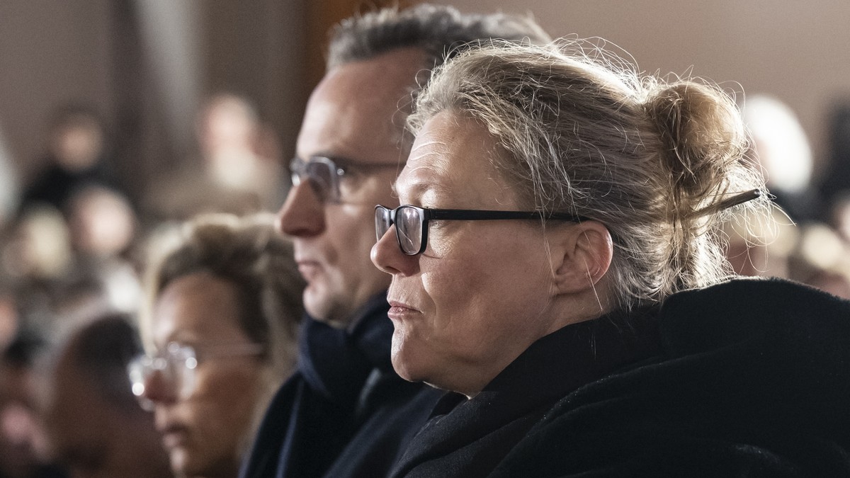 epa12625180 Beatrice Pilloud, Attorney General of the Canton of Valais, participates in the Sunday mass at the catholic chapel of Saint-Christophe dedicated to the victims of the fire at the 'Le  ...