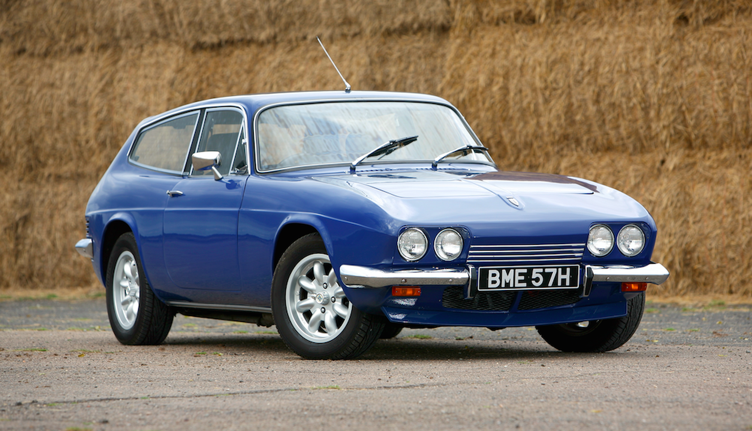 Reliant Scimitar GTE shooting brake auto sportwagen coupe retro https://www.autoclassics.com/posts/buyer-guides/reliant-scimitar-gte-buying-guide