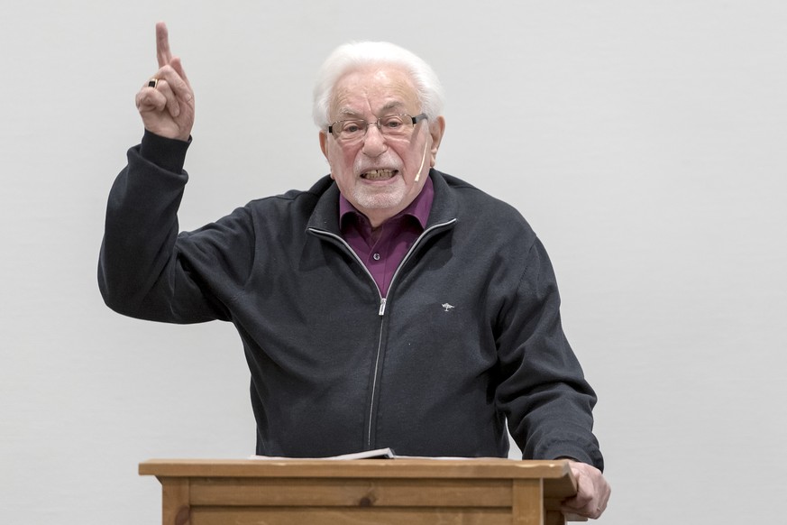 Der Holocaust-Ueberlebende Shlomo Graber bei einem Vortrag am Gymnasium Leonhard in Basel am Donnerstag, 22. Dezember 2016. Mit ueber 90 Jahren zaehlt Shlomo Graber zu den letzten Holocaust-Ueberleben ...