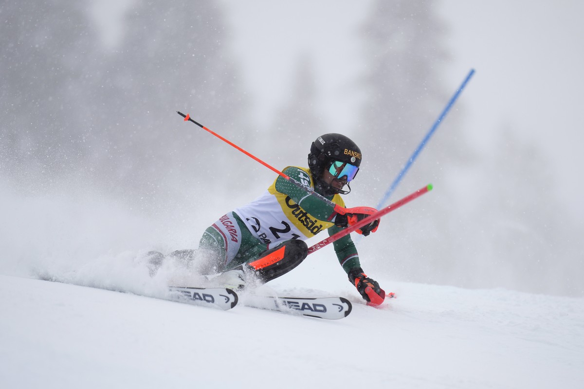 Bulgaria's Albert Popov competes during a men's World Cup slalom skiing race, Sunday, Feb. 26, 2023, in Olympic Valley, Calif. (AP Photo/John Locher)