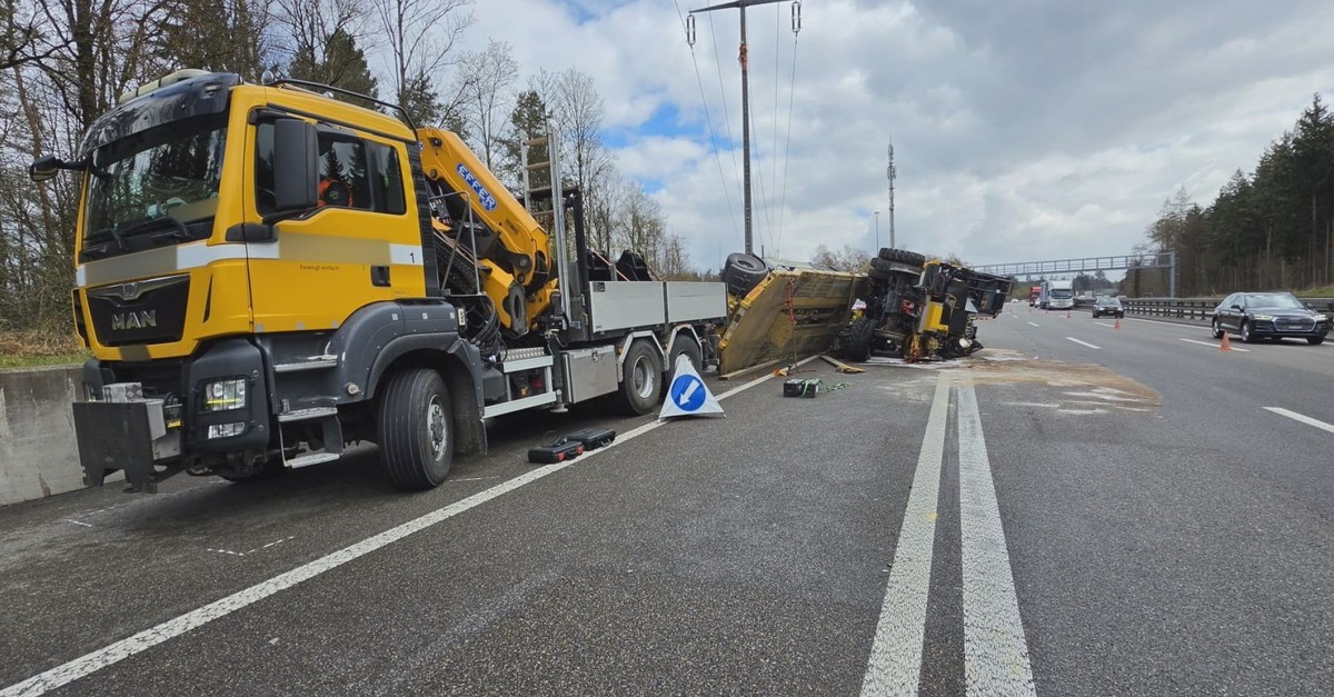 Lastwagenanhänger gekippt: Mehrere Kilometer Stau auf der A1 in Richtung Zürich