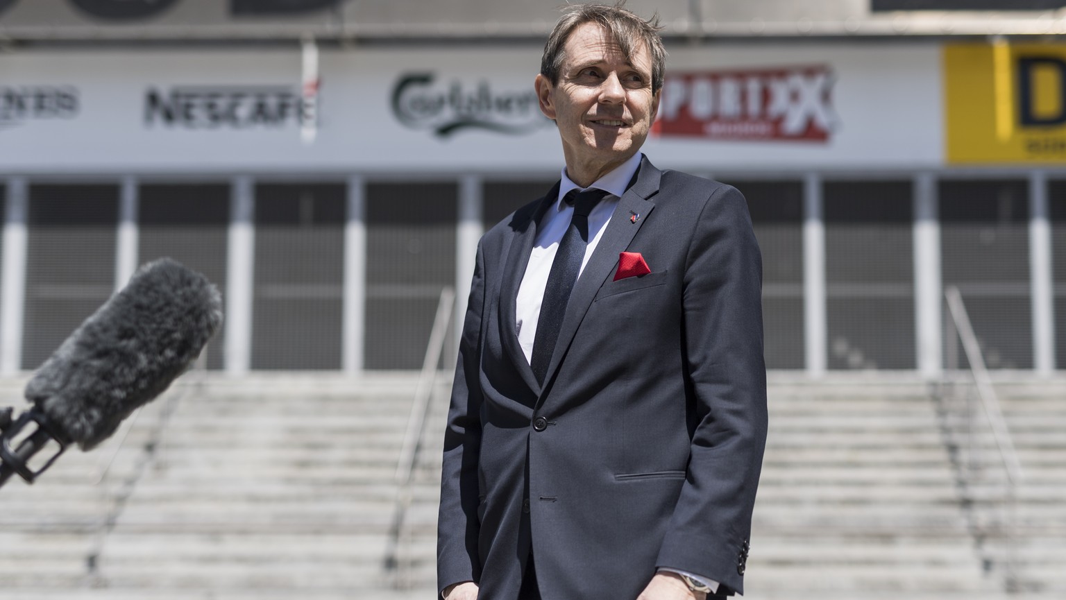 Der Praesident des FC Basel, Bernhard Burgener kommentiert die Beschluesse der ausserordentliche Generalversammlung der Swiss Football League, am Freitag, 29. Mai 2020 im Stade de Suisse in Bern. (KEY ...