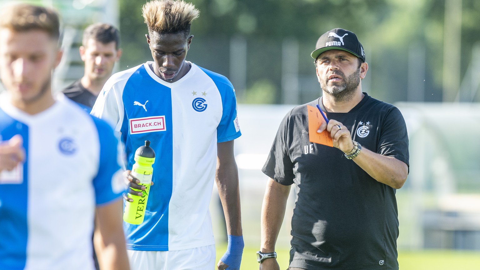 GC`s Trainer Ulli Forte beim Fussballtestspiel zwischen dem Grasshopper Club Zuerich und dem FC Baden, am Mittwoch, 17. Juli 2019, auf dem GC Campus in Niederhasli. (KEYSTONE/Melanie Duchene)