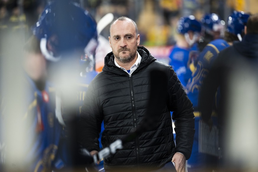 Davos&#039; head coach Christian Wohlwend during the Champions Hockey 1/8 final game between Switzerland&#039;s HC Davos and Finland&#039;s Tappara Tampere, on Tuesday, November 15, 2022, in Davos, Sw ...