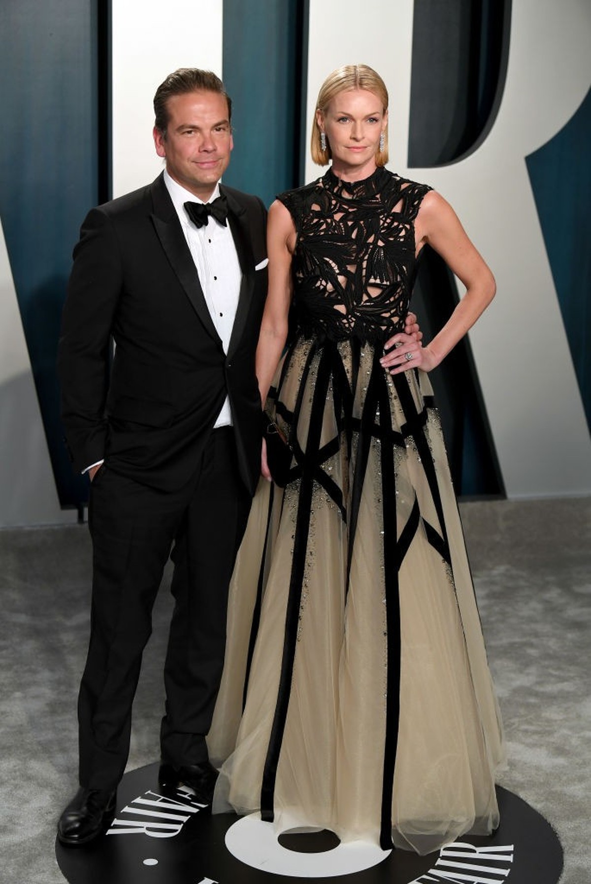 BEVERLY HILLS, CALIFORNIA - FEBRUARY 09: Lachlan Murdoch and Sarah Murdoch attend the 2020 Vanity Fair Oscar Party hosted by Radhika Jones at Wallis Annenberg Center for the Performing Arts on Februar ...