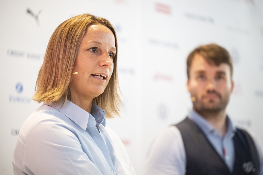 Nationaltrainerin Inka Grings spricht an einer Medienkonferenz ueber das SFV-Medienprogramm fuer die Weltmeisterschaft 2023 in Australien und Neuseeland, aufgenommen am Montag, 3. Juli 2023 in Zuerich ...