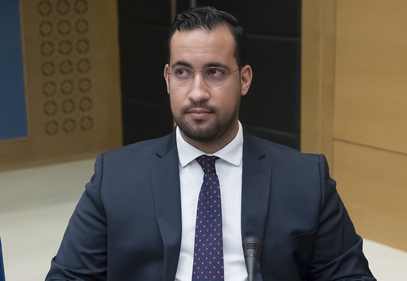 epa07031500 Former French President Emmanuel Macron&#039;s security chief Alexandre Benalla (C) attends a hearing at the French senate, in Paris, France, 19 September 2018. Benalla faced a senate hear ...