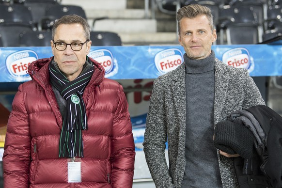 St. Gallens Praesident Matthias Hueppi, links, und sein Sportchef Alain Sutter im Fussball Meisterschaftsspiel der Super League zwischen den Berner Young Boys und dem FC St. Gallen, am Samstag, 3. Feb ...