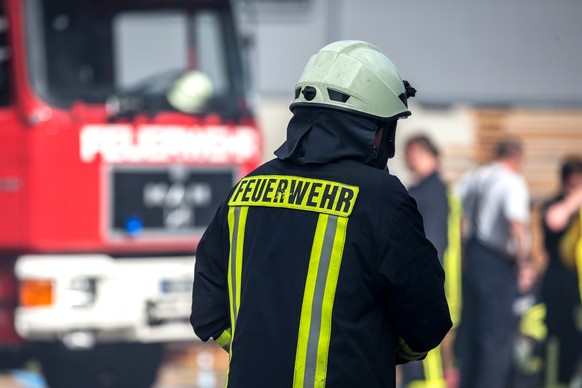 Vier Menschen konnte die Feuerwehr retten. (Symbolbild).