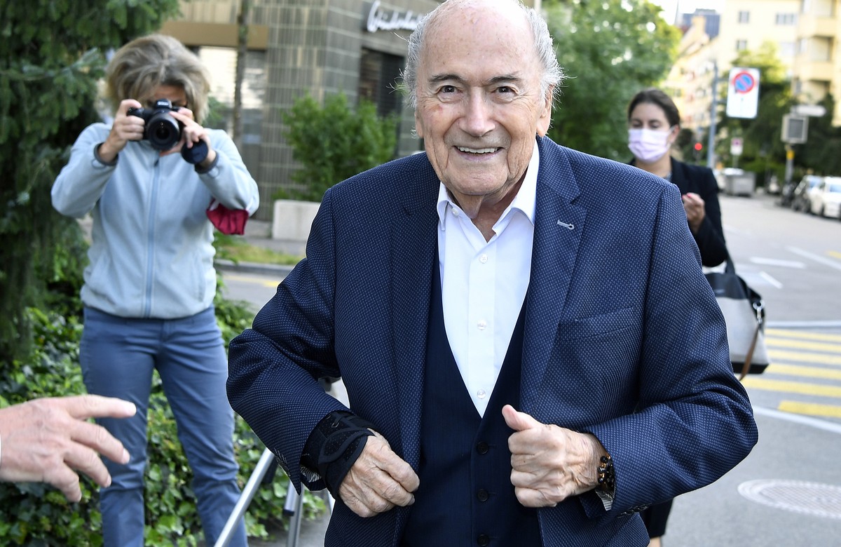 epa09406895 Former FIFA President Joseph S. Blatter on the way to the Federal Prosecutor's Office in Zurich, Switzerland, 09 August 2021. Sepp Blatter, former President of the International Feder ...
