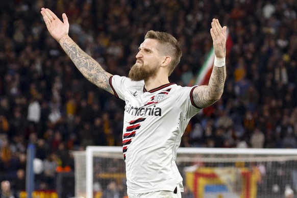 epa11315327 Leverkusen&#039;s Robert Andrich celebrates after scoring the 0-2 goal during the UEFA Europe League semifinal 1st leg soccer match between AS Roma and Bayer Leverkusen, in Rome, Italy, 02 ...