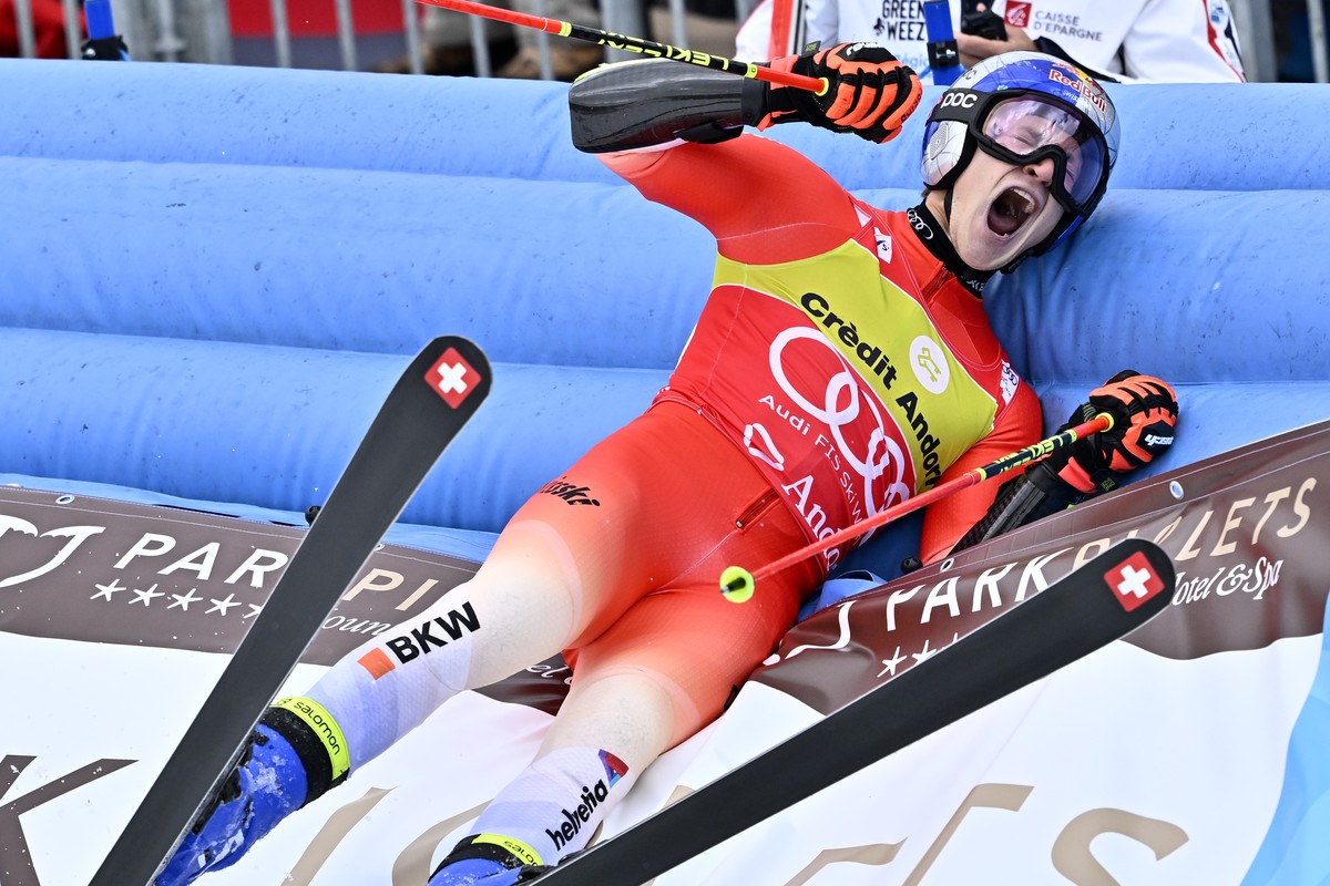 Marco Odermatt a fait coup double samedi à Soldeu (Andorre) en remportant le géant et en battant le record du nombre de points sur une saison.