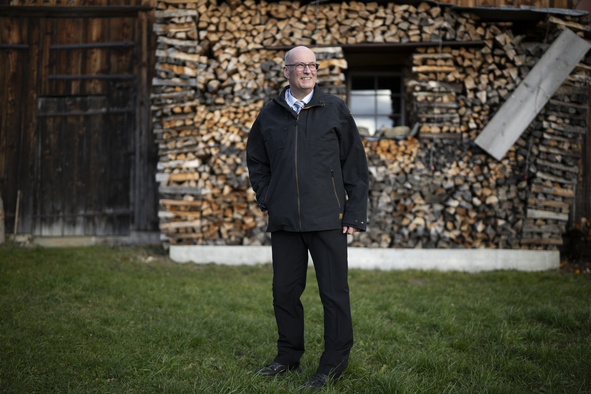 Markus Ritter, Nationalrat Die Mitte und Praesident des Schweizer Bauernverbandes, posiert fuer ein Portrait auf seinem Hof, am Montag, 27. Januar 2025, in Altstaetten. (KEYSTONE/Gian Ehrenzeller)