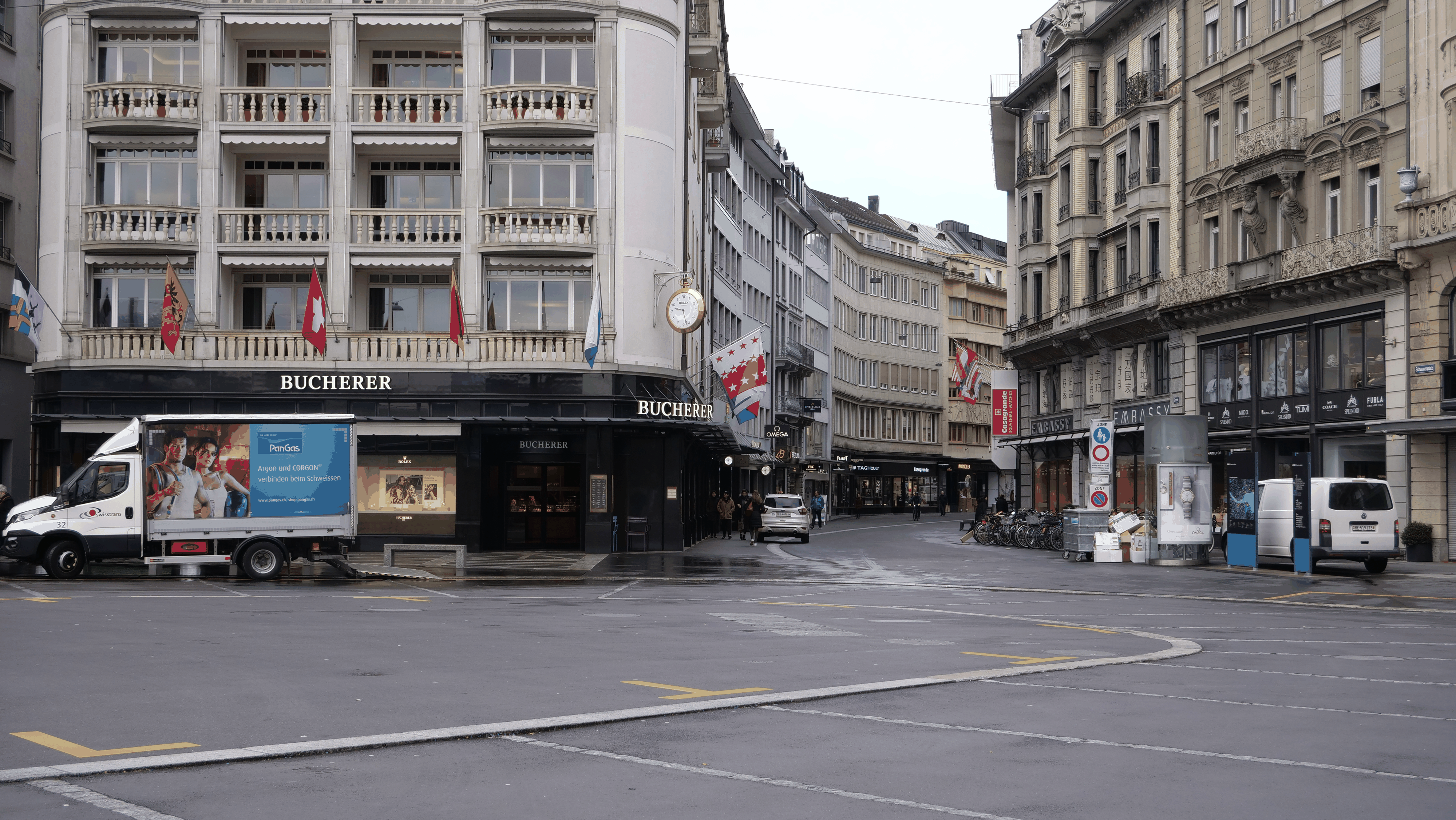 275 Cars pro Tag parkieren direkt vor dem Uhrengeschäft Bucherer, der Platz ist normalerweise von Touristen überlaufen.