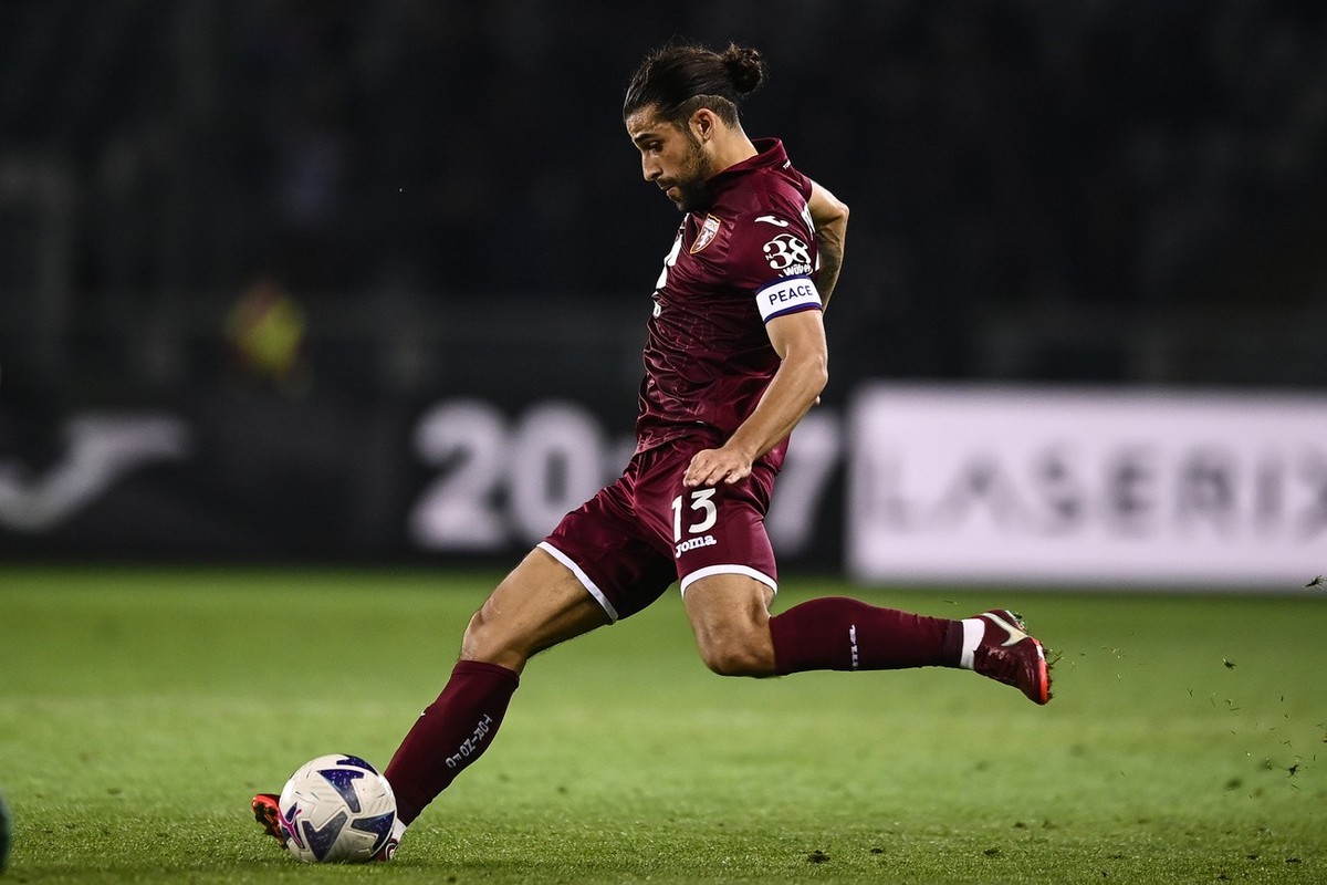 Torino's Ricardo Rodriguez in action during the Serie A soccer match between Torino and Juventus at Stadio Olimpico Grande Torino in Turin, Italy, Saturday Oct. 15, 2022. (Fabio Ferrari/LaPresse  ...