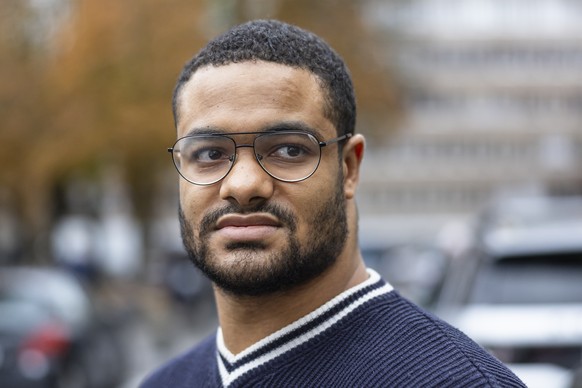 Brian K. verlaesst das Gefaengnis Zuerich, am Freitag, 10. November 2023 in Zuerich. Das Bezirksgericht Dielsdorf hat am Mittwoch entschieden, dass Brian K. heute Freitag auf freien Fuss gesetzt werde ...