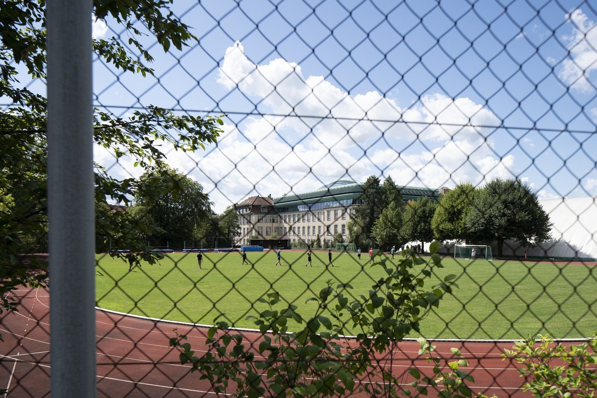 Sportplatz des Kunst und Sport Gymnasiums Raemibuehl fotografiert am 18. August 2020 in Zuerich. (KEYSTONE/Gaetan Bally)