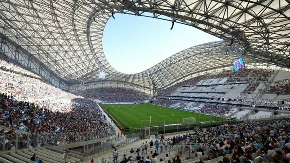 Westfalenstadion â das beste Stadion der Welt wird erÃ¶ffnet
Das &quot;Stade VÃ©lodrome&quot; von Marseilles fehlt meine Meinung auch in der Liste...