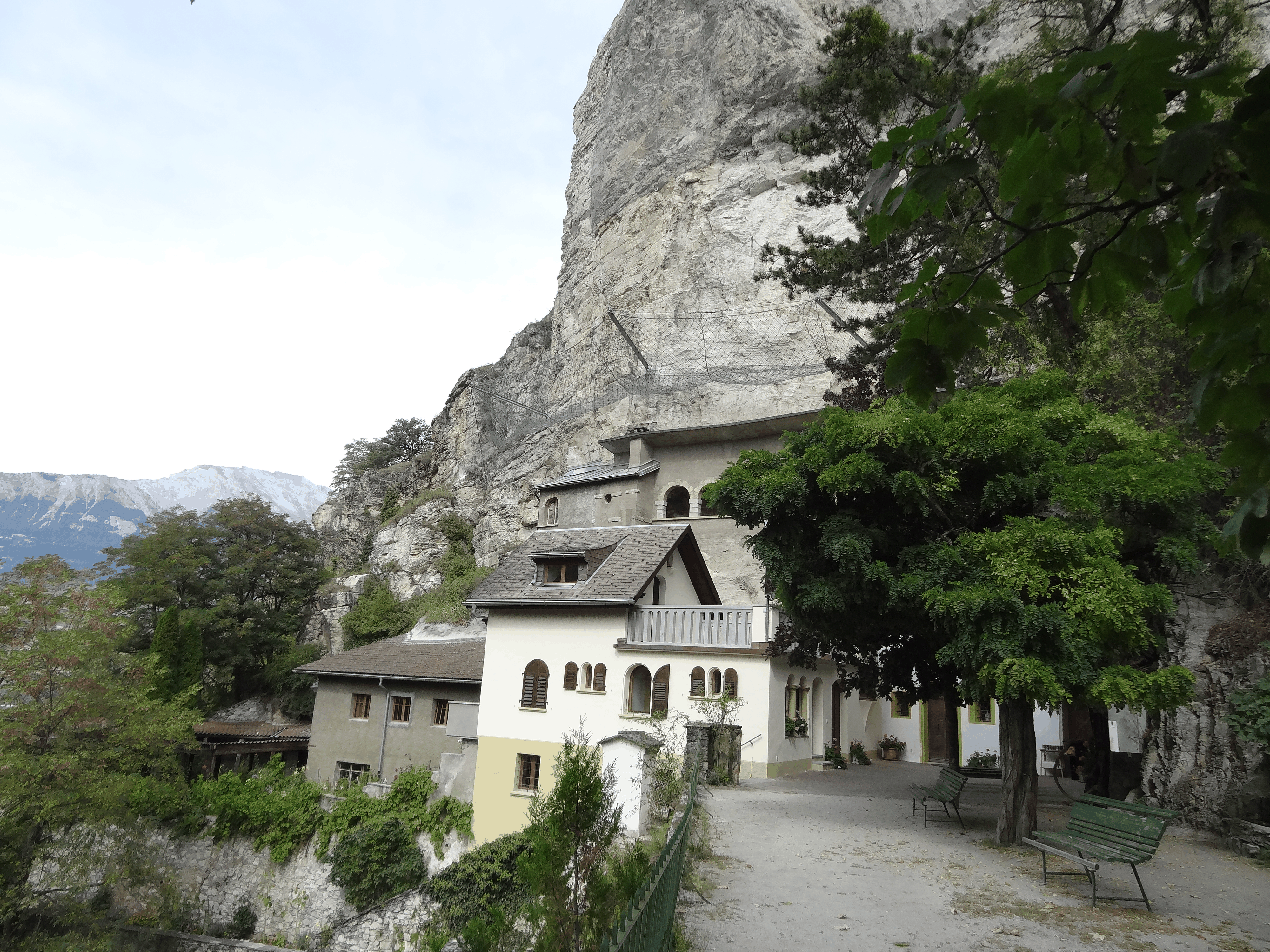 Der Pilgerweg Ermitage de Longeborgne bei Sitten bzw. Sion. Lizenz:CC-BY-SA-3.0