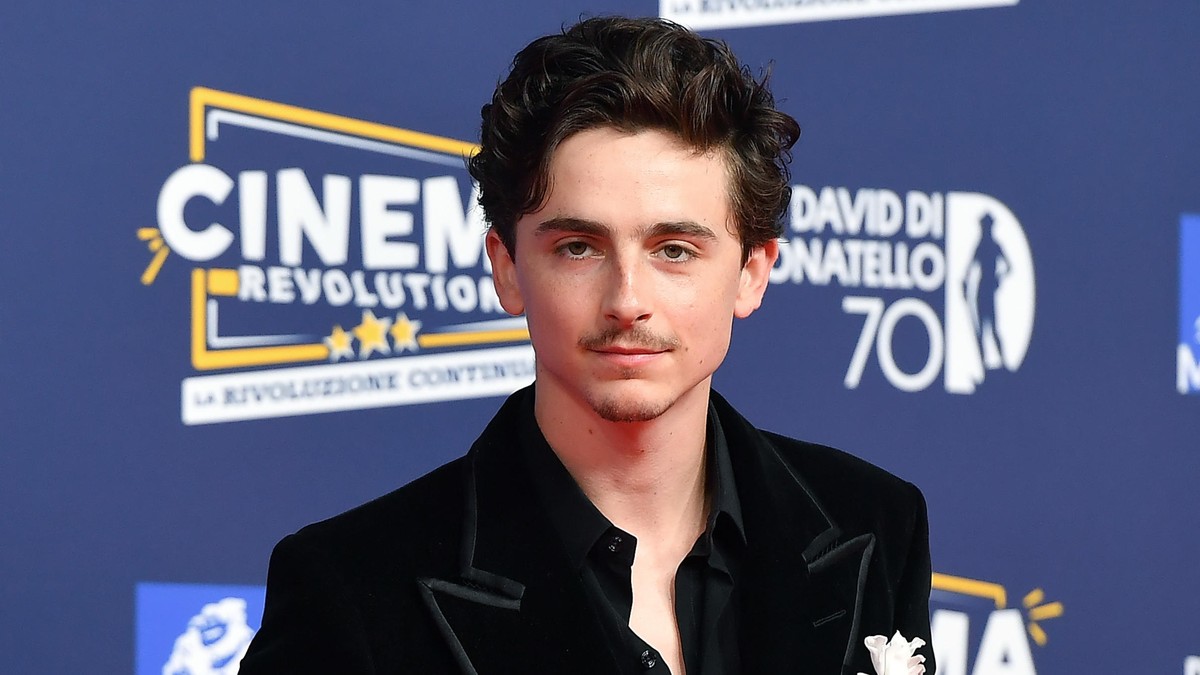 epa12082429 Timothee Chalamet attends the 70th edition of the David di Donatello Awards at Cinecitta Studios in Rome, Italy, 07 May 2025 (issued 08 May 2025). EPA/FABIO CIMAGLIA
