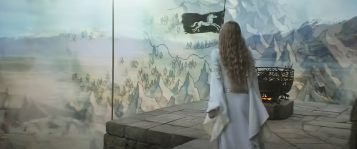 Flashback: Eowyn (l'actrice Miranda Otto) à Edoras, la capitale du Rohan.