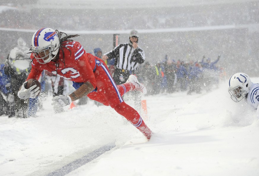 Buffalo Bills wide receiver Kelvin Benjamin scores a touchdown during the first half of an NFL football game against the Indianapolis Colts, Sunday, Dec. 10, 2017, in Orchard Park, N.Y. (AP Photo/Adri ...