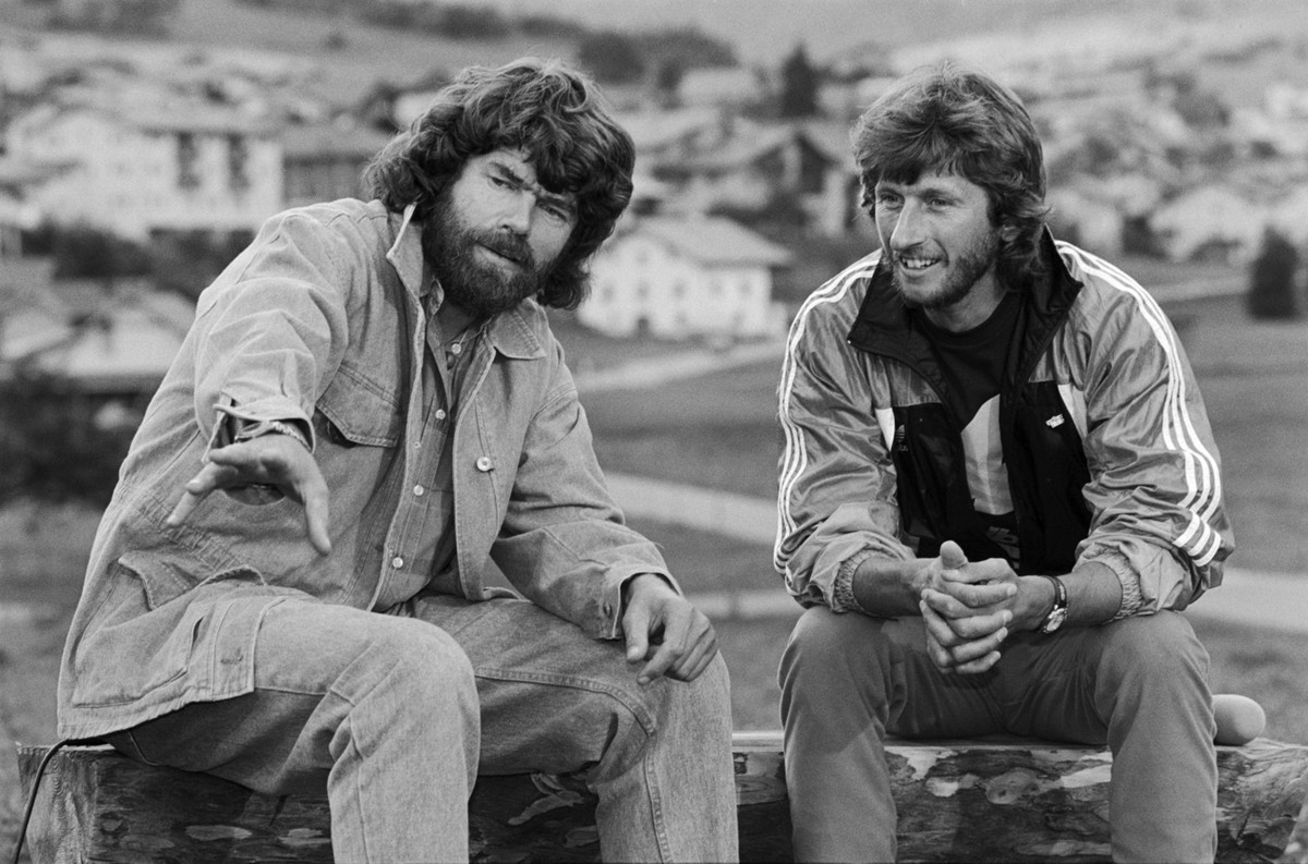 Mountain climbers Reinhold Messner, left, and Andrea Vogel, right, pictured in Muestair in the Canton of Grisons, Switzerland, on September 9, 1992. Andrea Vogel is on his tour called "Grenztour  ...