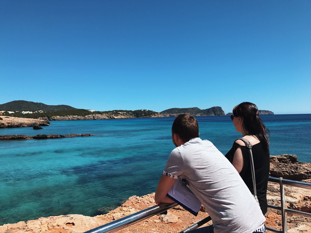 Die Insel besitzt zahlreiche wunderschöne Aussichtspunkte und Buchten.