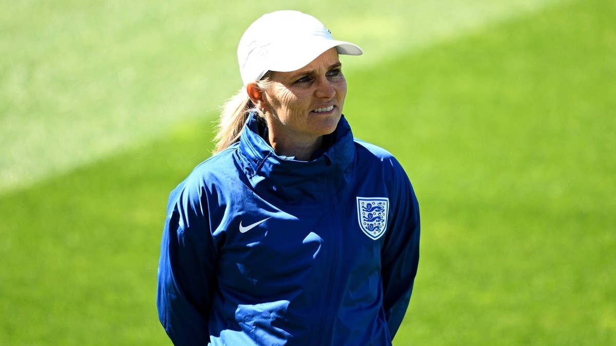 epa10806480 England head coach Sarina Wiegman looks on during a team training session ahead of their FIFA Women's World Cup final against Spain on 20 August; at Stadium Australia in Sydney, Austr ...