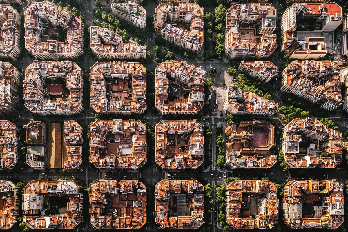 Ein kleiner Tipp: Diese Strassenzüge befinden sich in der zweitgrössten Stadt Spaniens.