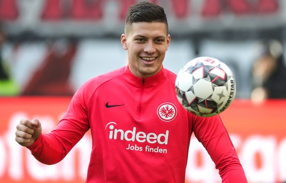 epa07377123 Frankfurt&#039;s Luka Jovic warms up prior to the German Bundesliga soccer match between Eintracht Frankfurt and Borussia Moenchengladbach in Frankfurt Main, Germany, 17 February 2019. EPA ...