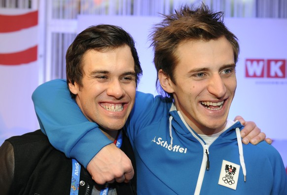 Olympiasieger zweier Nationen feiern im Österreicher-Haus: Sandro Viletta (l.) und Matthias Mayer (r.).